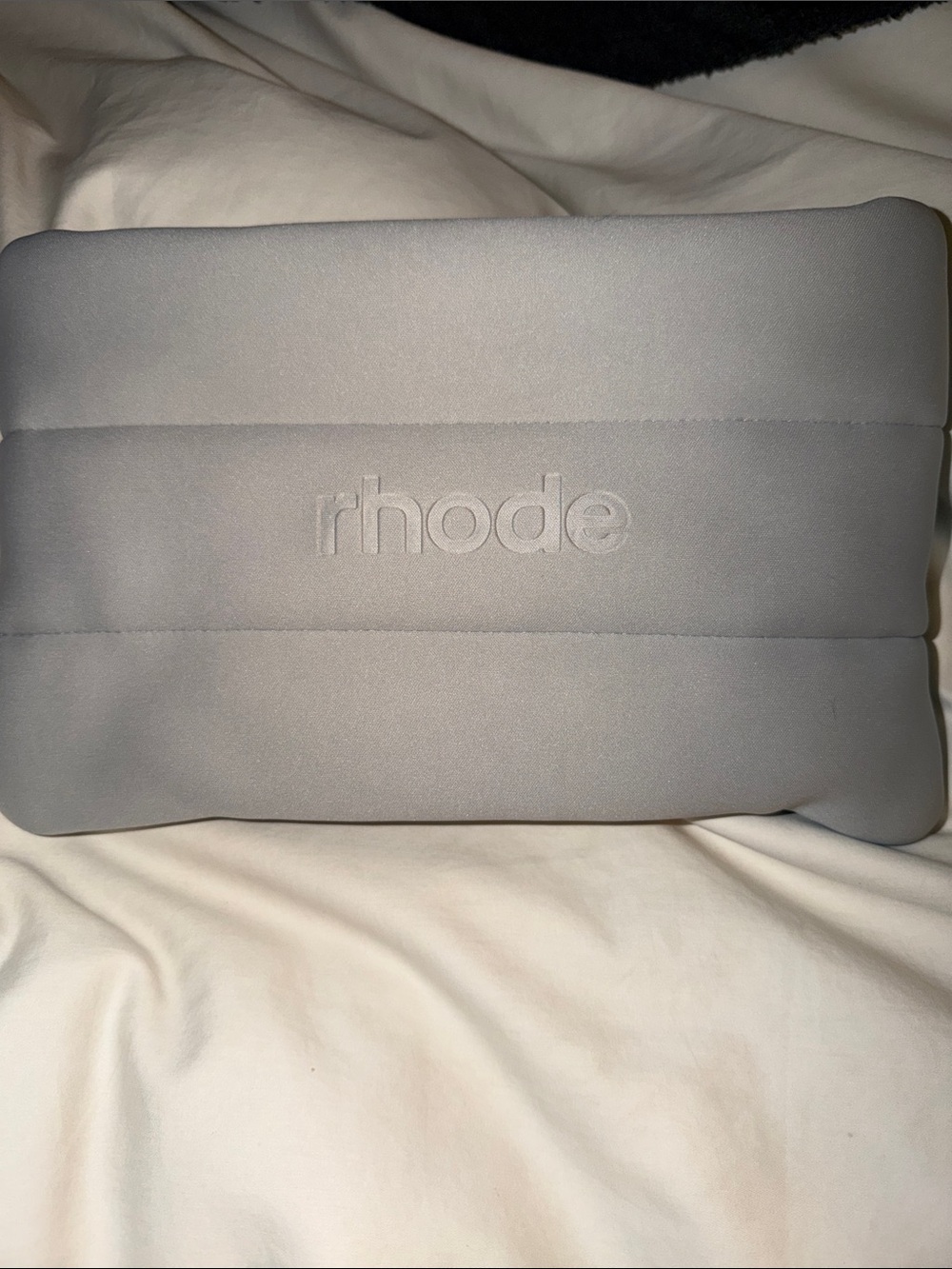 Rhode Skin Beautycosmetic case.